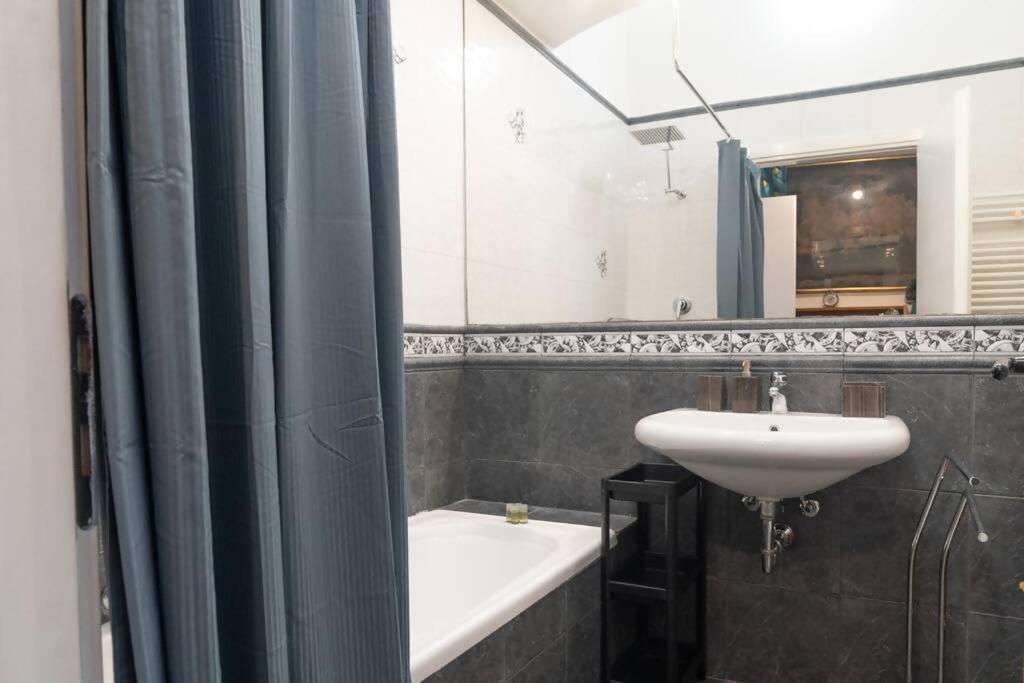 Rucellai With Garden Apartment *